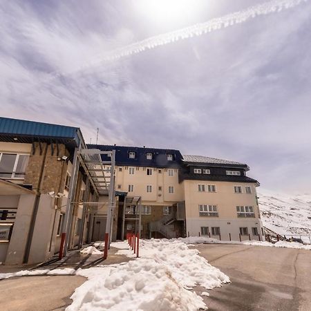 Albergue Inturjoven Sierra Nevada Kültér fotó