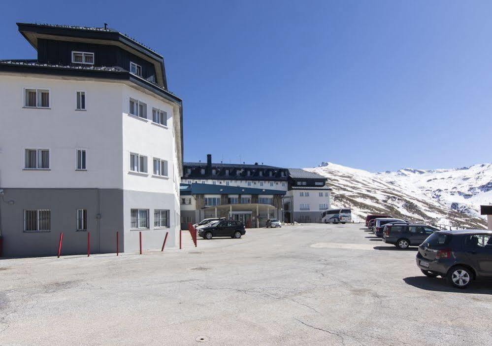 Albergue Inturjoven Sierra Nevada Kültér fotó