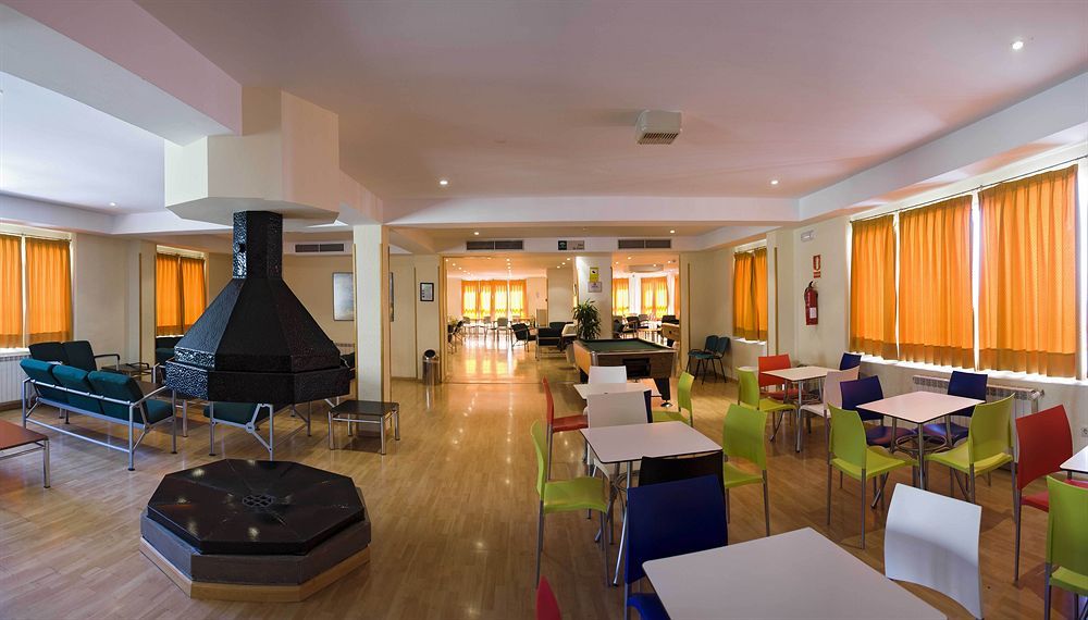 Albergue Inturjoven Sierra Nevada Kültér fotó